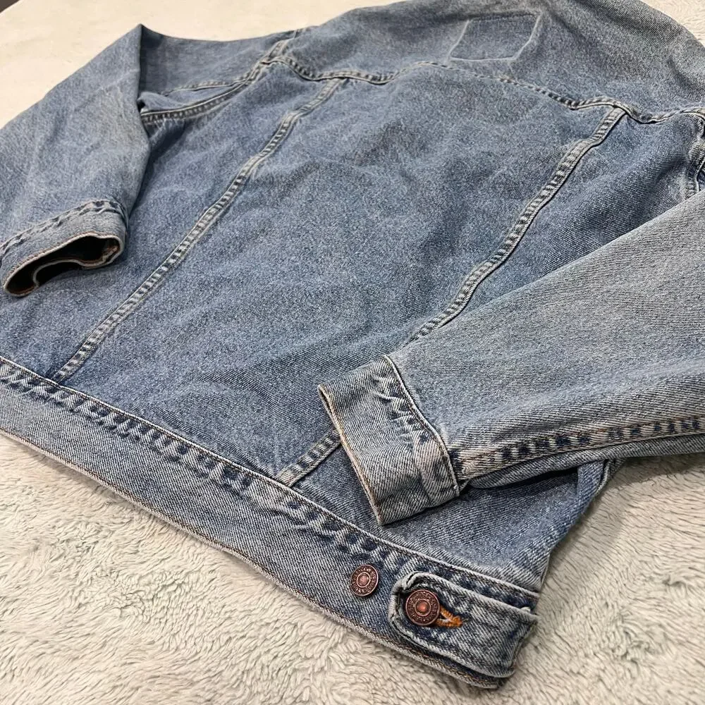 Levis excellent pre